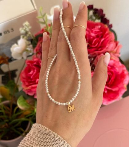 ARGINT 925 - Colier perle scoica cu initiala M 