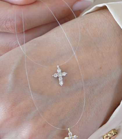 Colier Fir Transparent Cruce - ARGINTIU