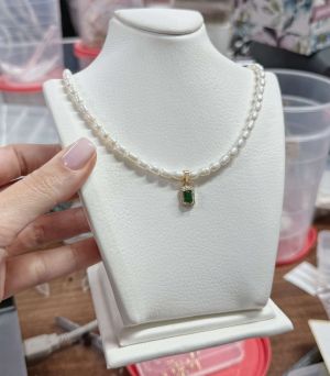 Colier perle cultura verde