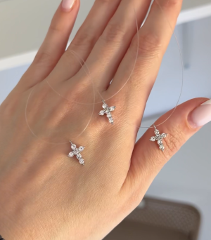 Colier Fir Transparent Cruce - ARGINTIU