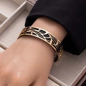 Bratara bangle